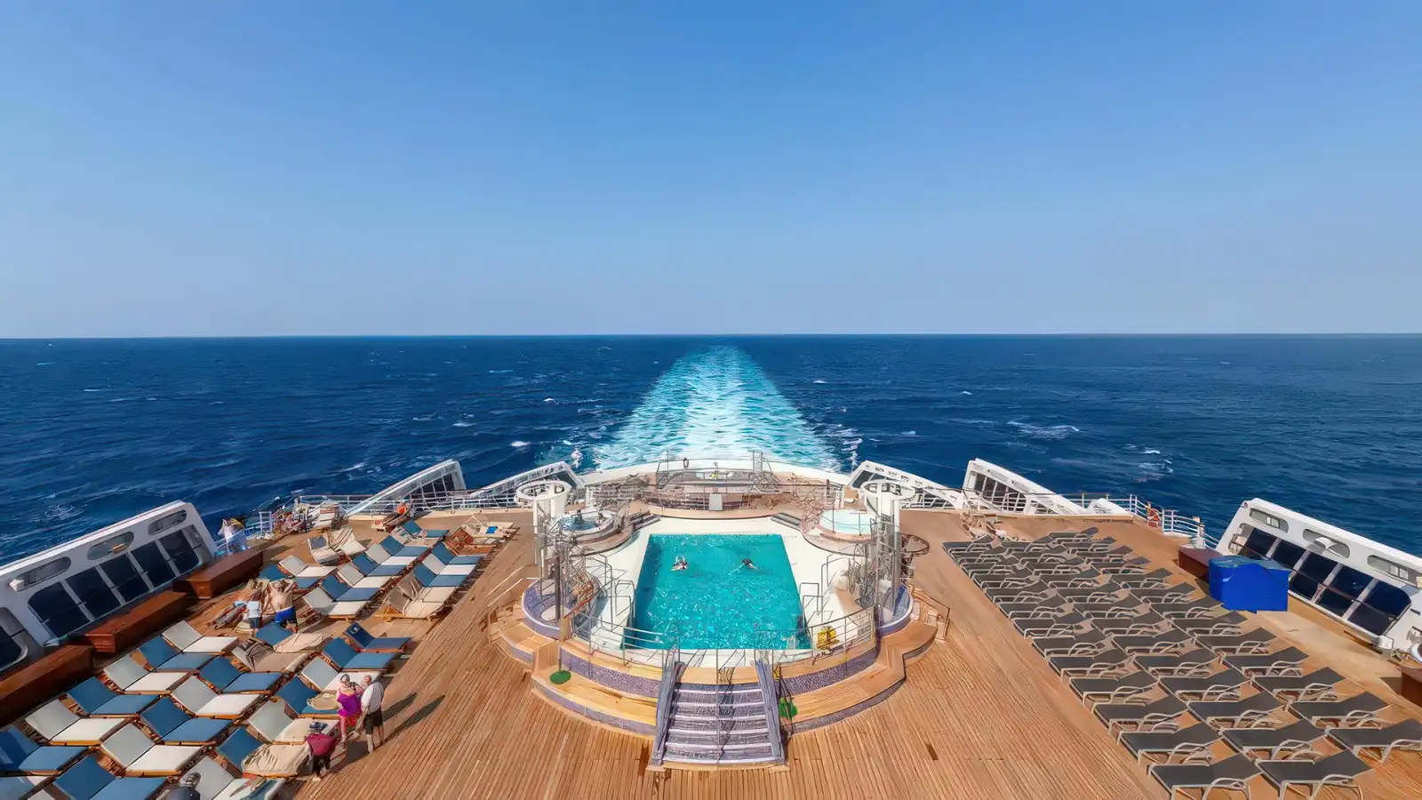 Cunard cruises pool at stern