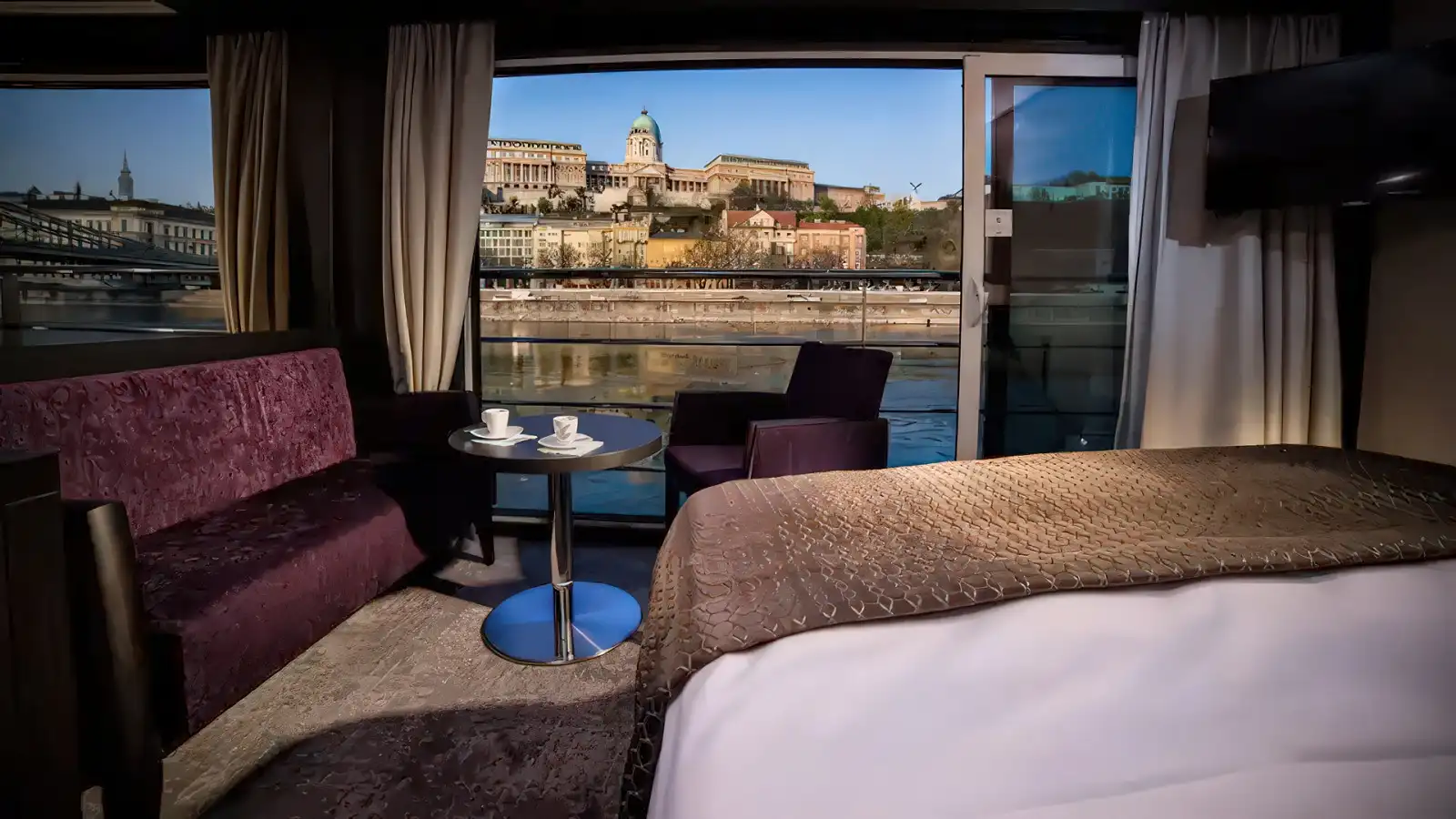 avalon waterways room